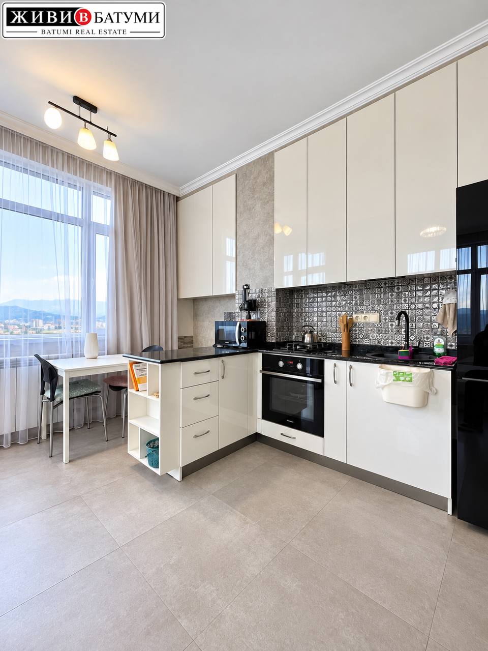 Sunny 1-Bedroom Apartment in Batumi photo 4 of 8