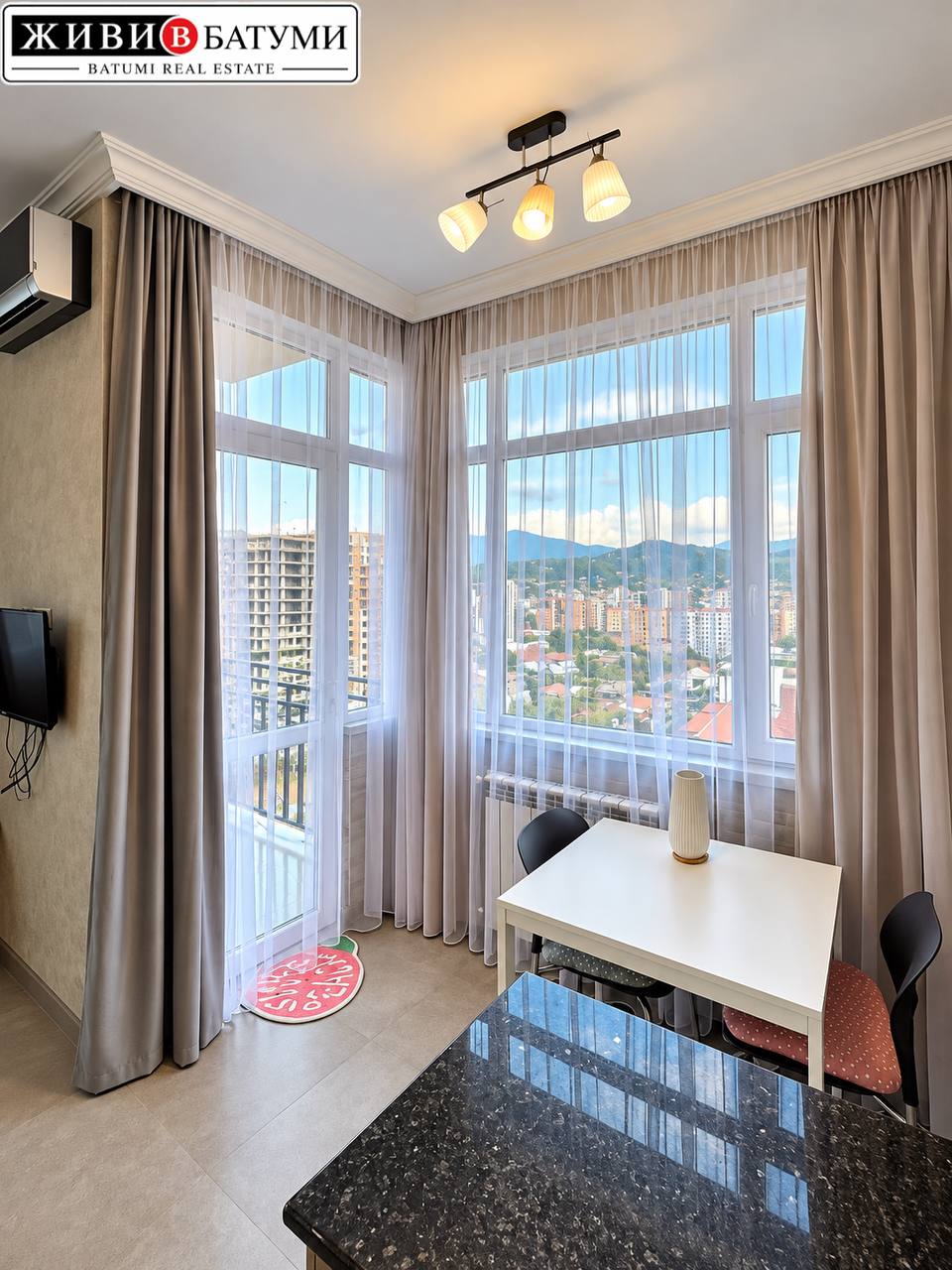 Sunny 1-Bedroom Apartment in Batumi photo 5 of 8