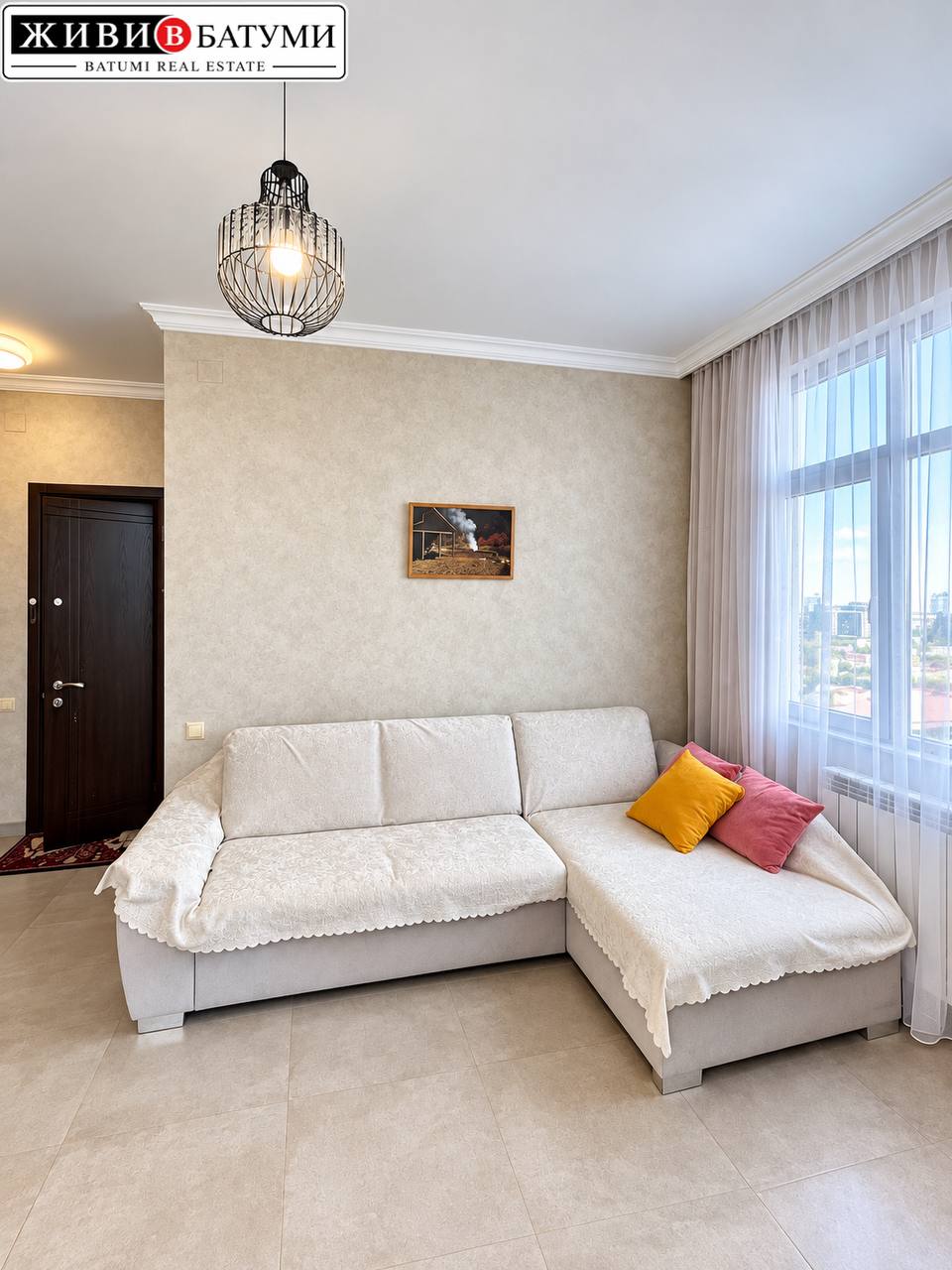 Sunny 1-Bedroom Apartment in Batumi photo 6 of 8
