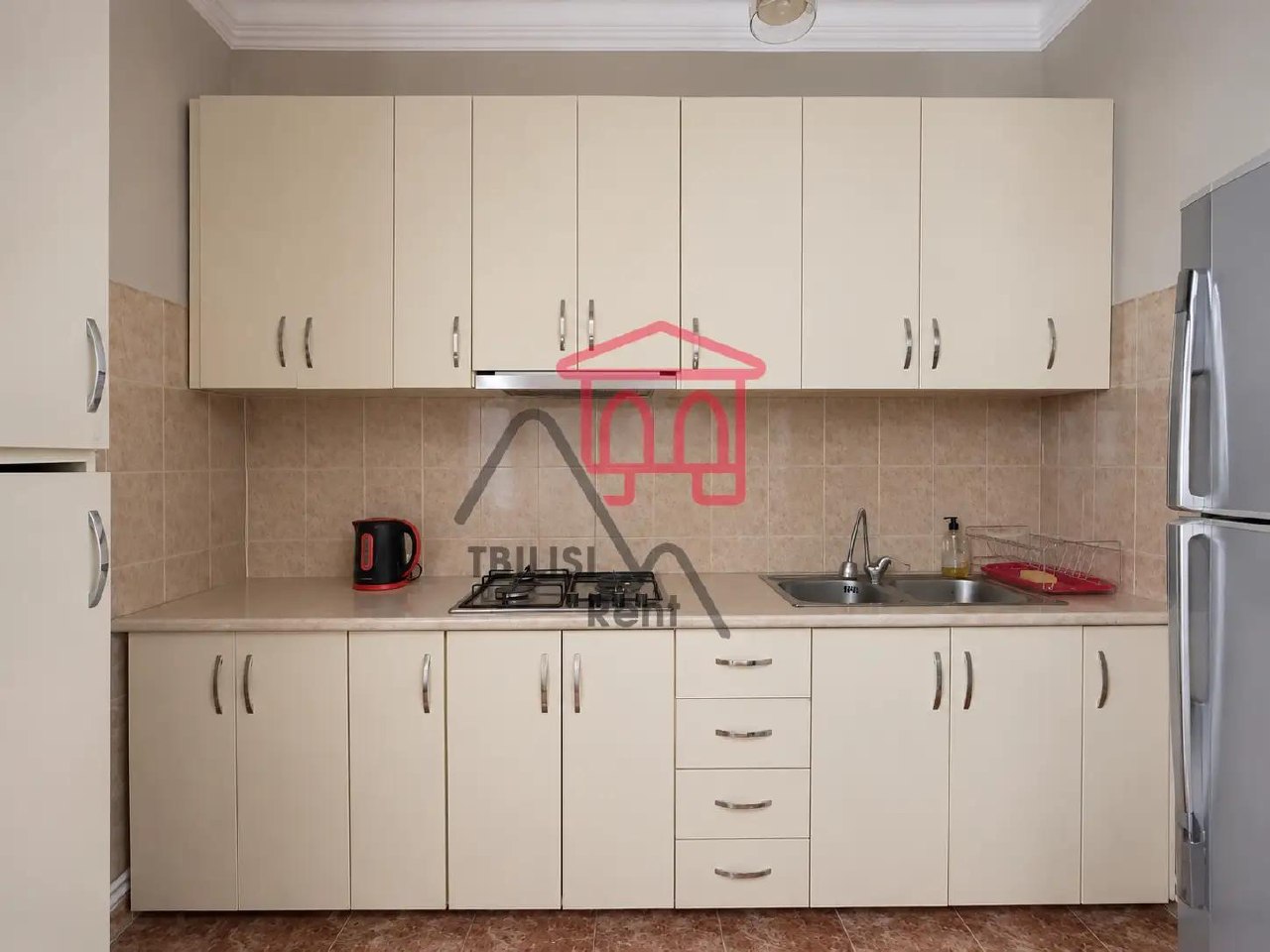 Two-Bedroom Apartment with Private Courtyard in Mtatsminda photo 7 of 8