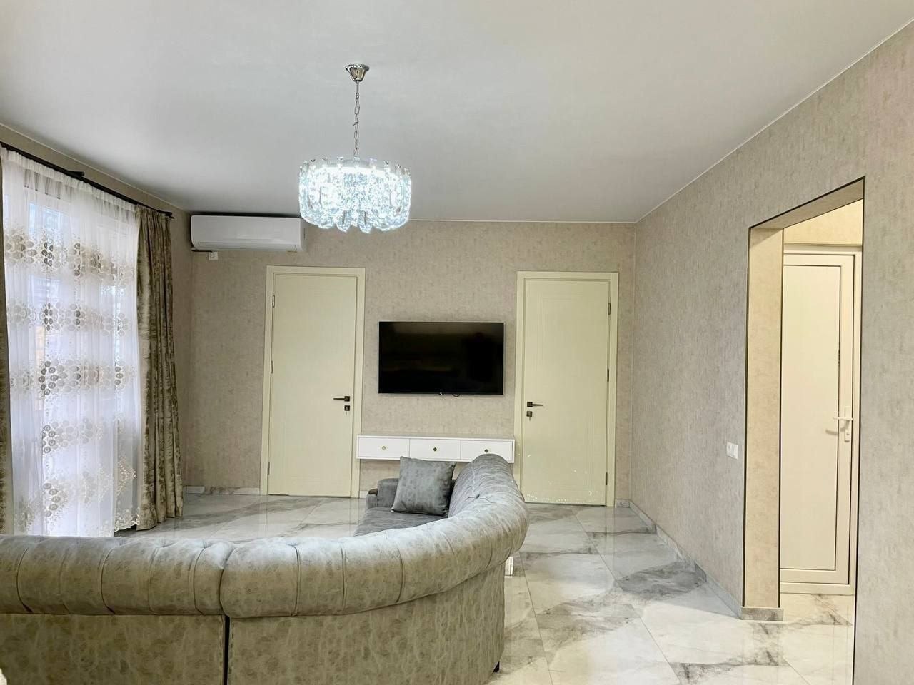 2-Bedroom Apartment on Angisa Street photo 1 of 6