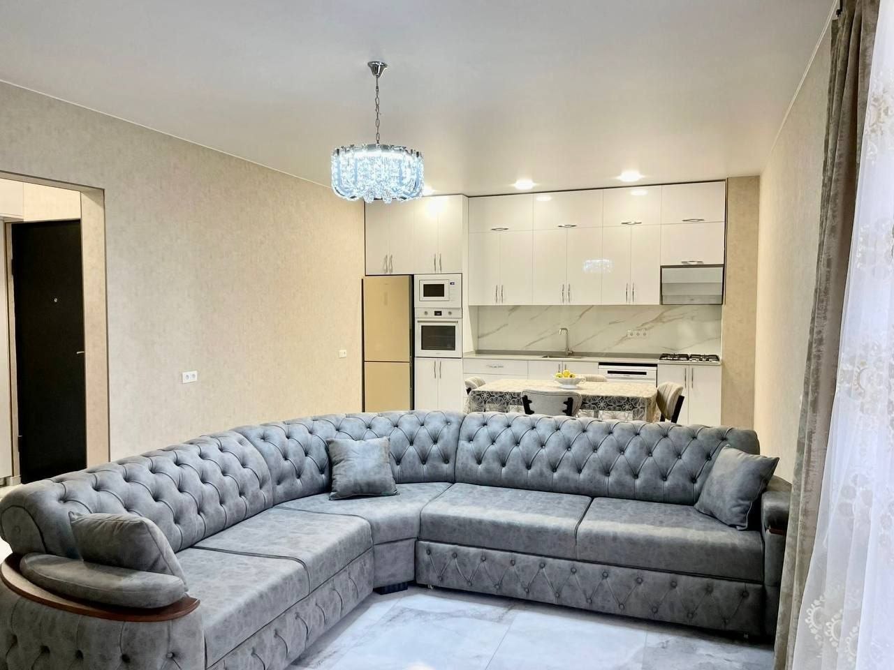 2-Bedroom Apartment on Angisa Street photo 2 of 6