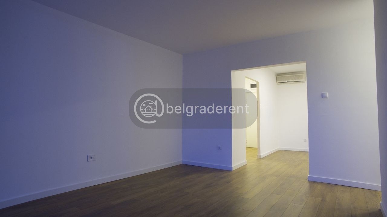 2-Bedroom Apartment in Novi Beograd photo 2 of 7