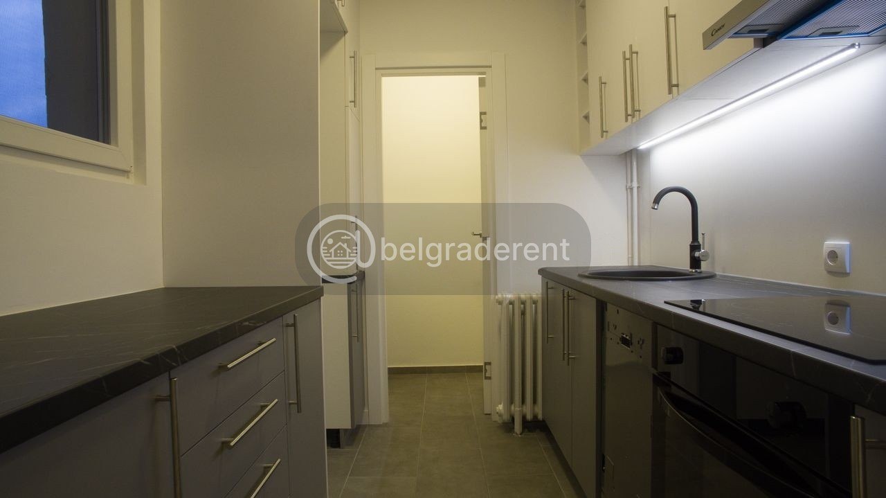 2-Bedroom Apartment in Novi Beograd photo 6 of 7