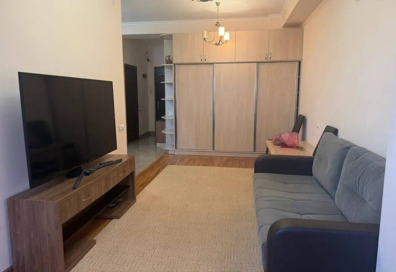 Furnished Two-Room Apartment in Arabkir photo 1 of 8