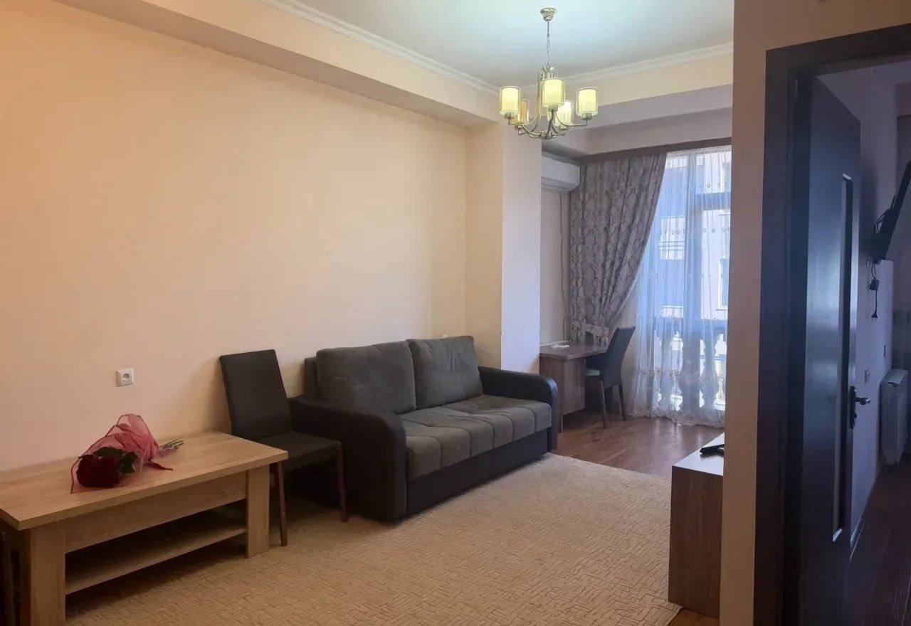 Furnished Two-Room Apartment in Arabkir photo 2 of 8