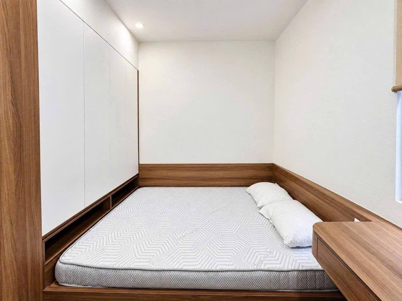Furnished 1-Bedroom Apartment in Son Tra photo 4 of 7