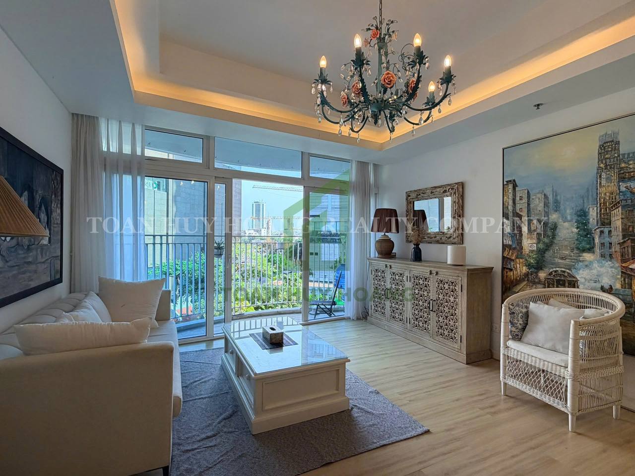 Modern 1-Bedroom Apartment in Azura, Han River photo 1 of 8