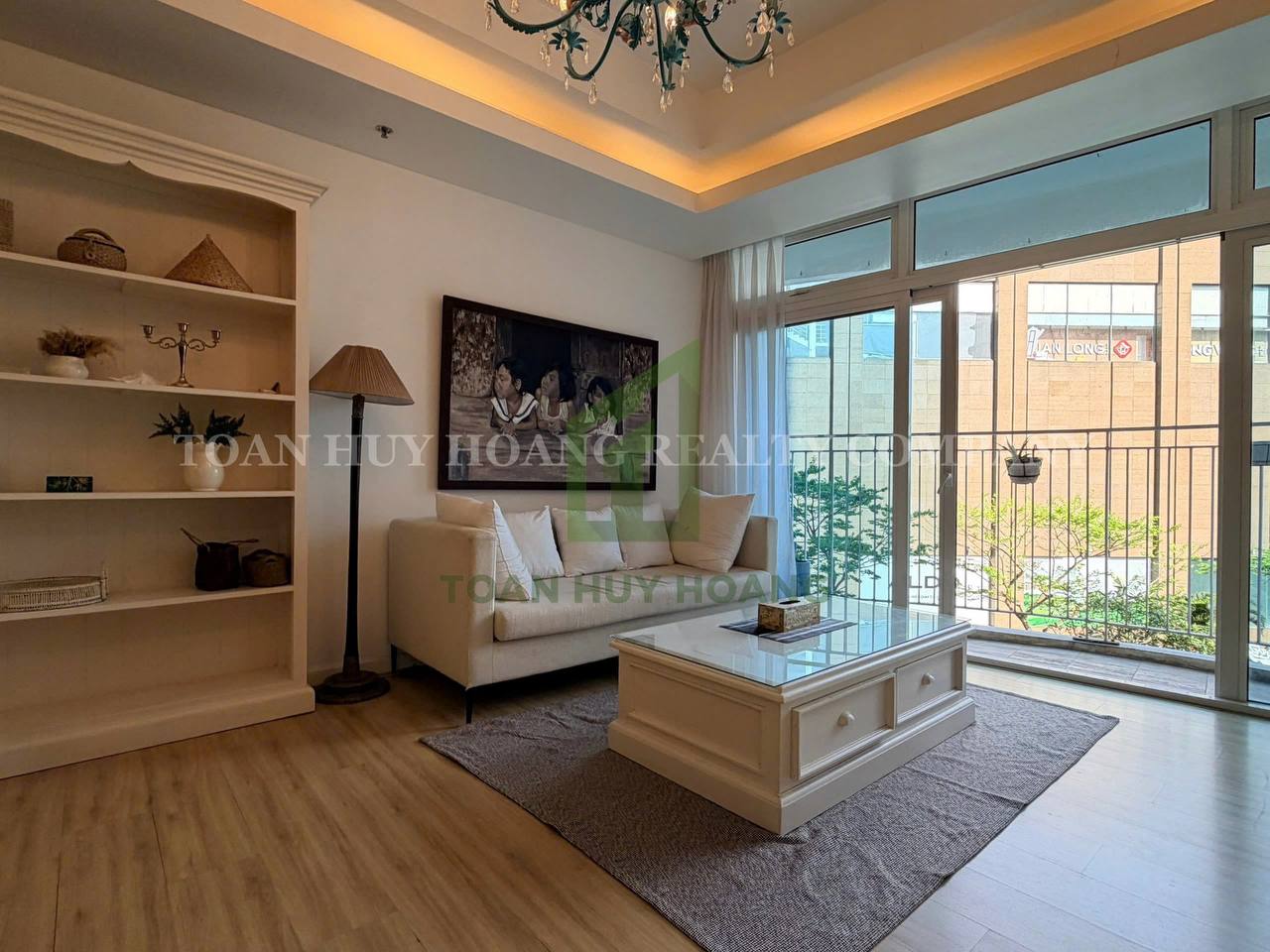 Modern 1-Bedroom Apartment in Azura, Han River photo 2 of 8
