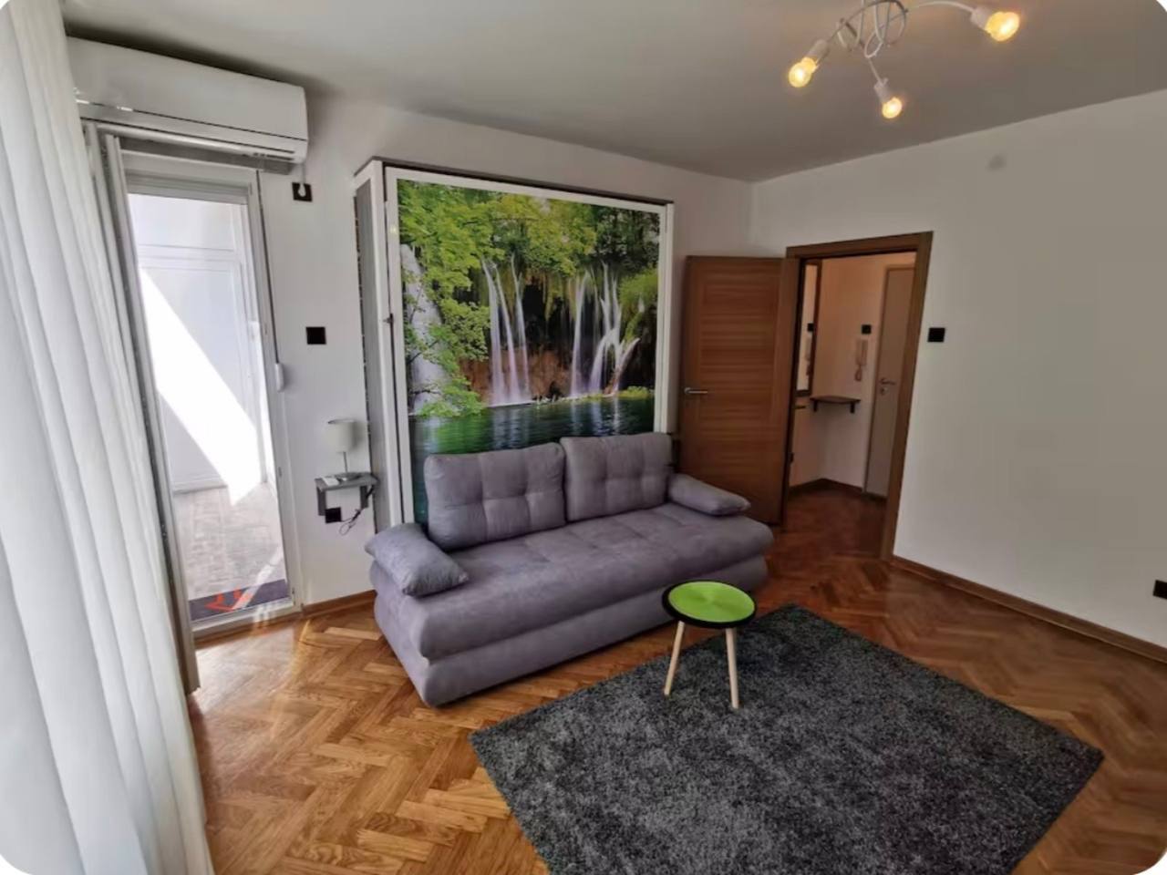 Studio Apartment in Stari Grad photo 1 of 8