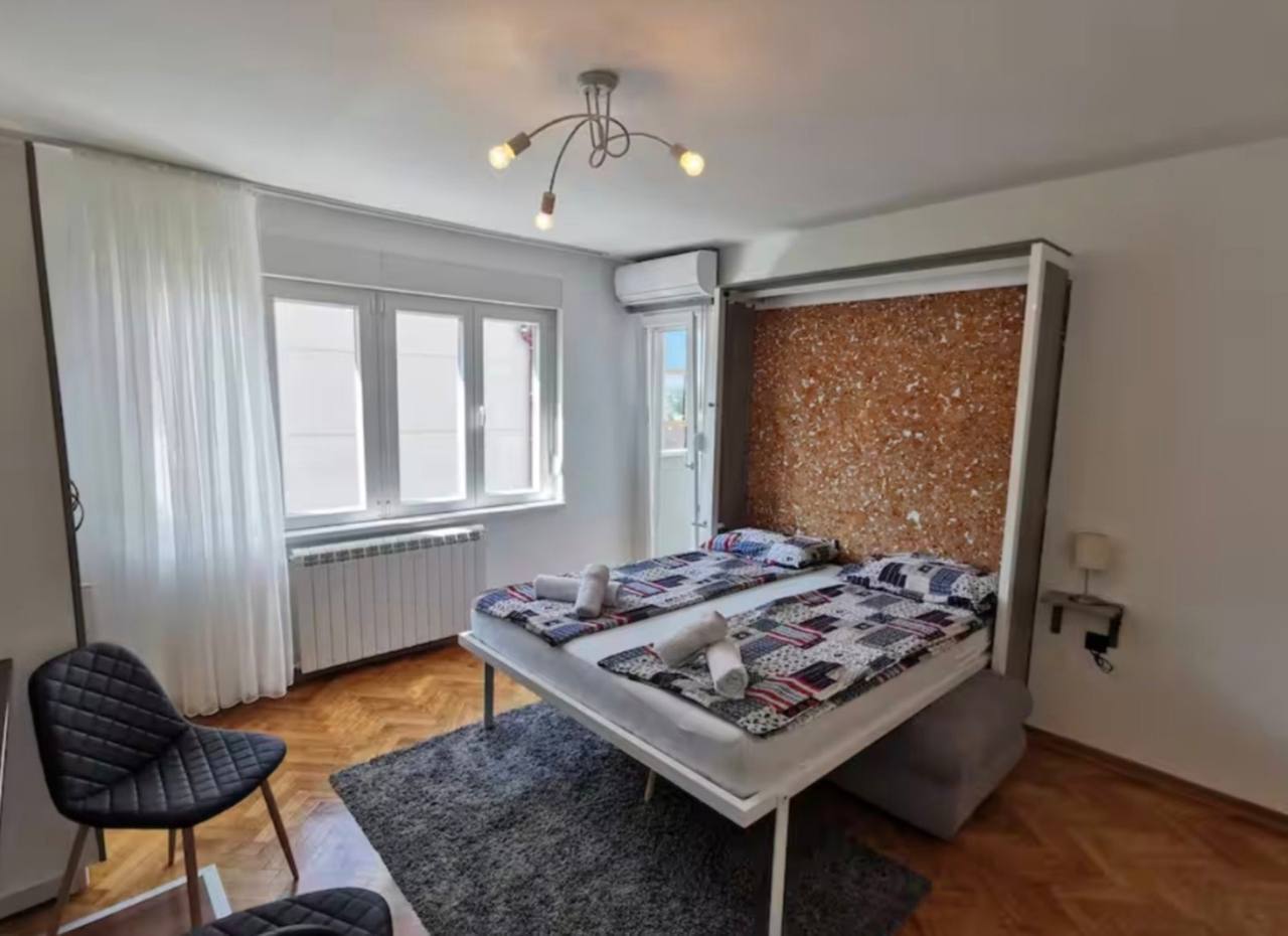 Studio Apartment in Stari Grad photo 3 of 8