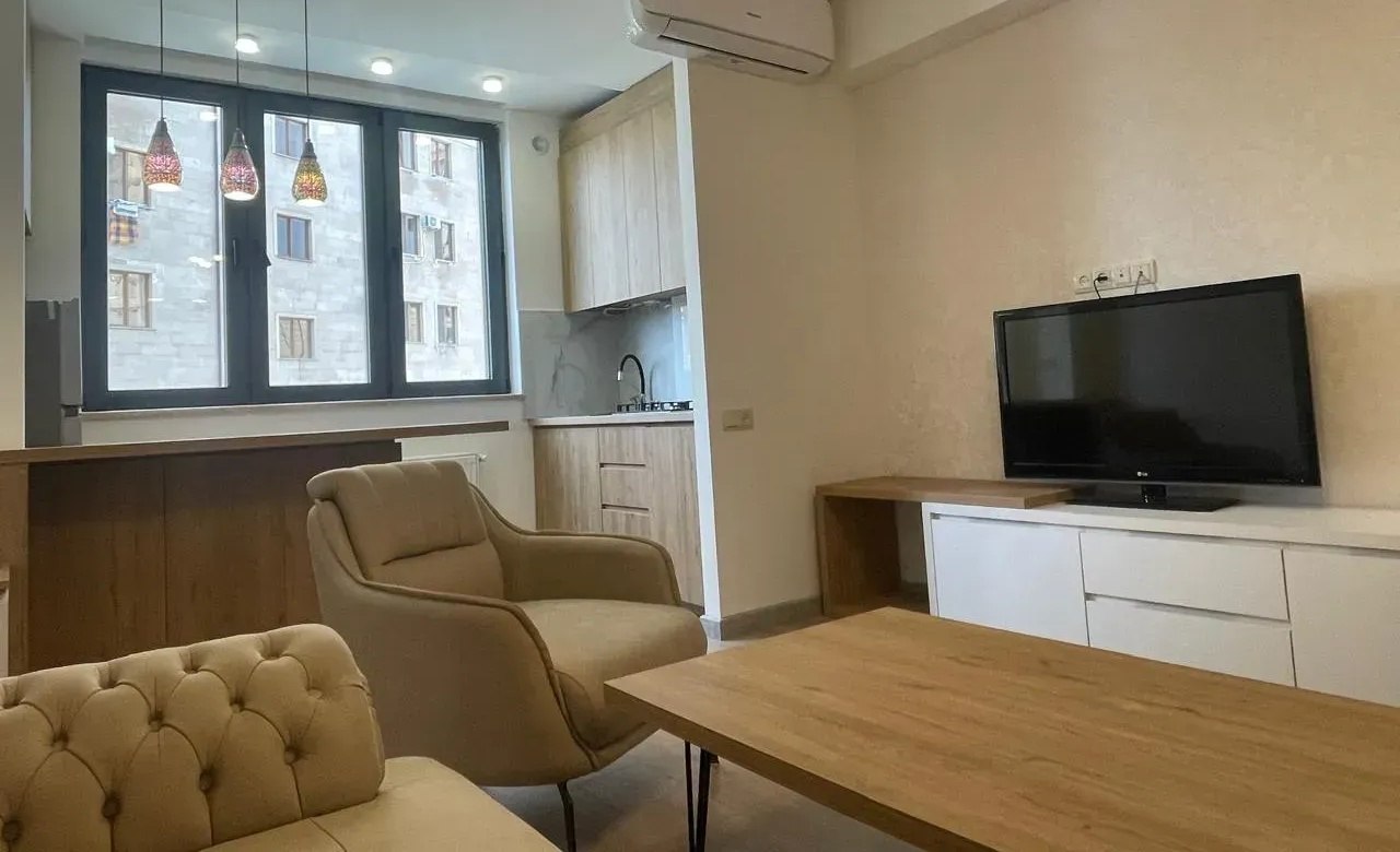 Two-Bedroom Apartment in Central Yerevan photo 2 of 8