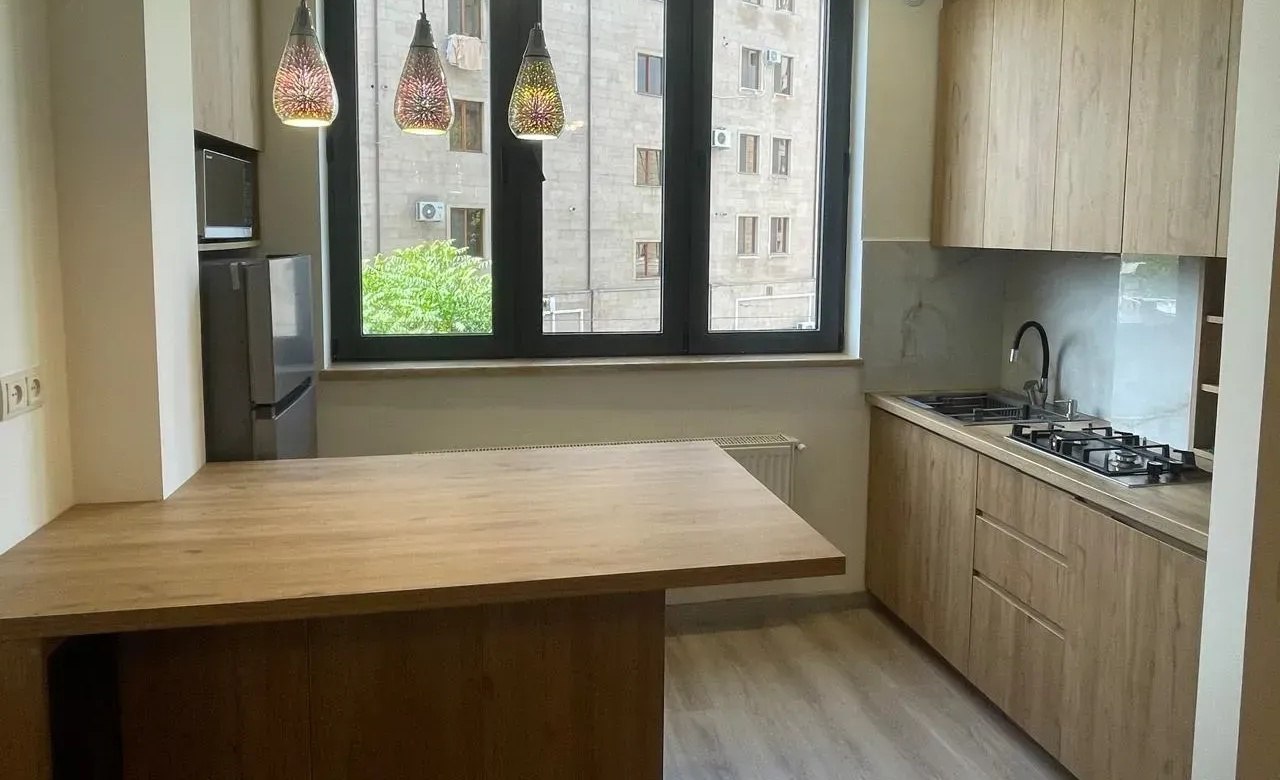 Two-Bedroom Apartment in Central Yerevan photo 3 of 8