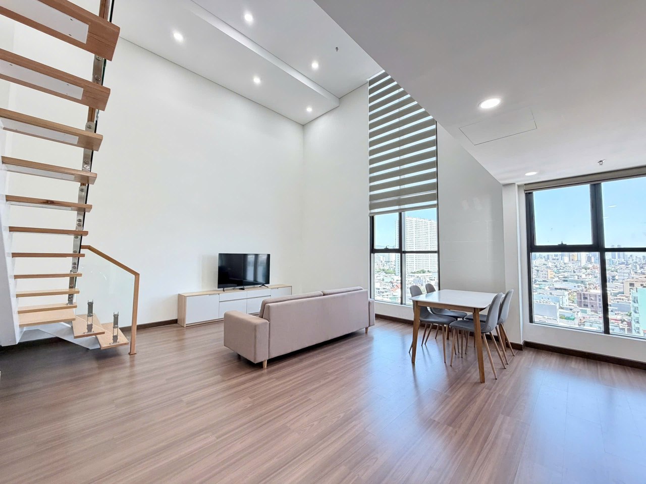 Luxury 2-Bedroom Apartment with City and River Views photo 2 of 8