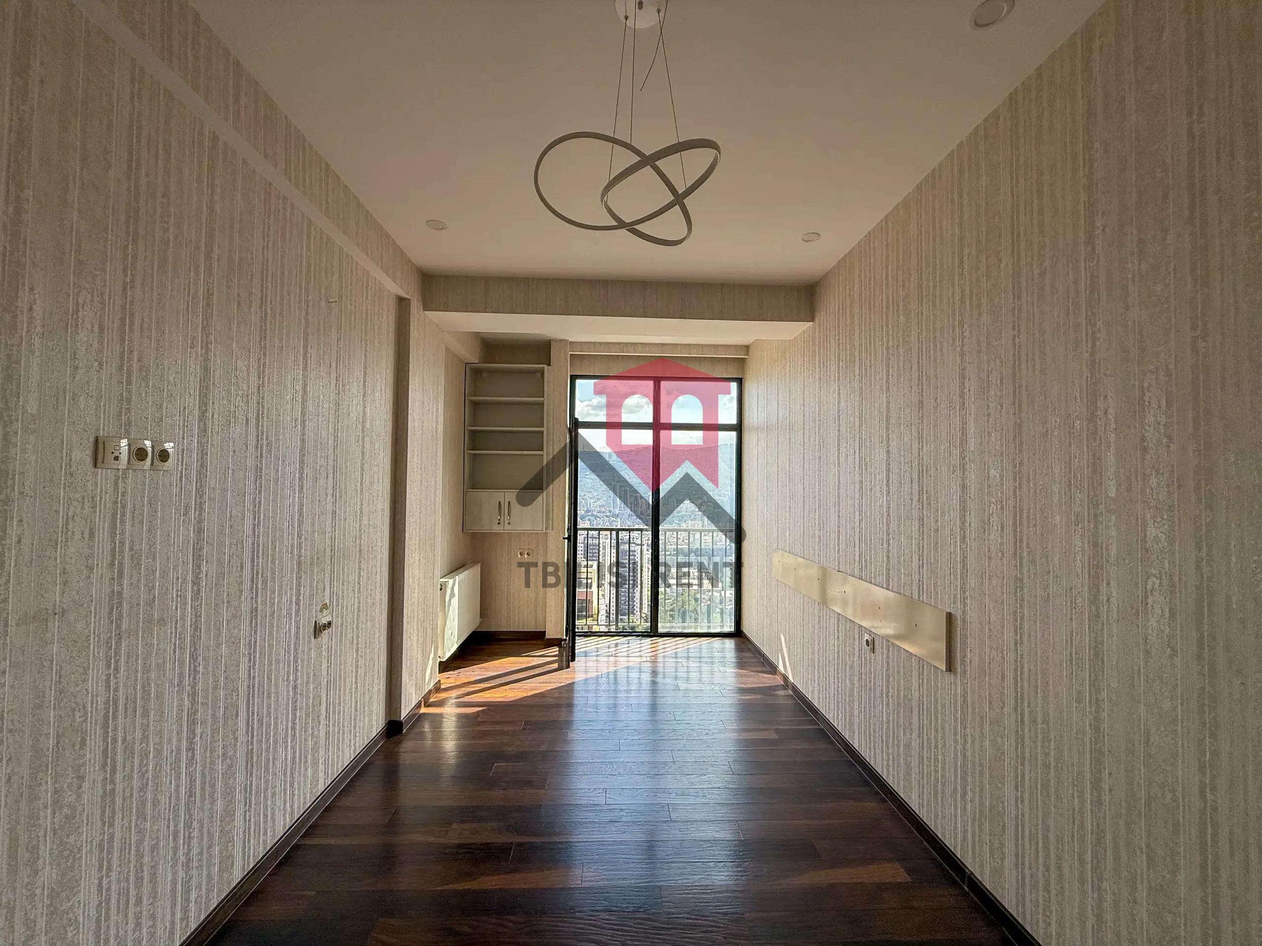 Spacious 3-Bedroom Apartment Near Lisi Lake photo 5 of 8