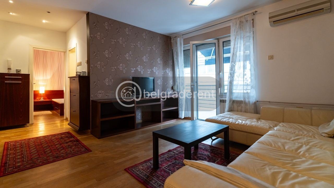 One-Bedroom Apartment in Vračar photo 1 of 8