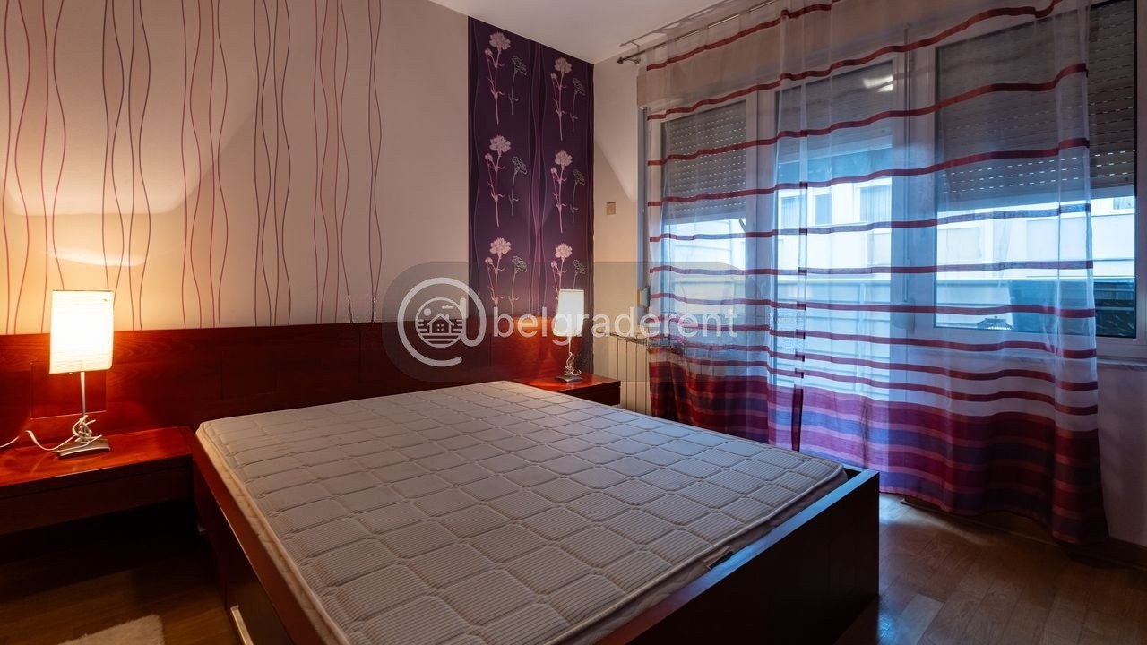 One-Bedroom Apartment in Vračar photo 7 of 8