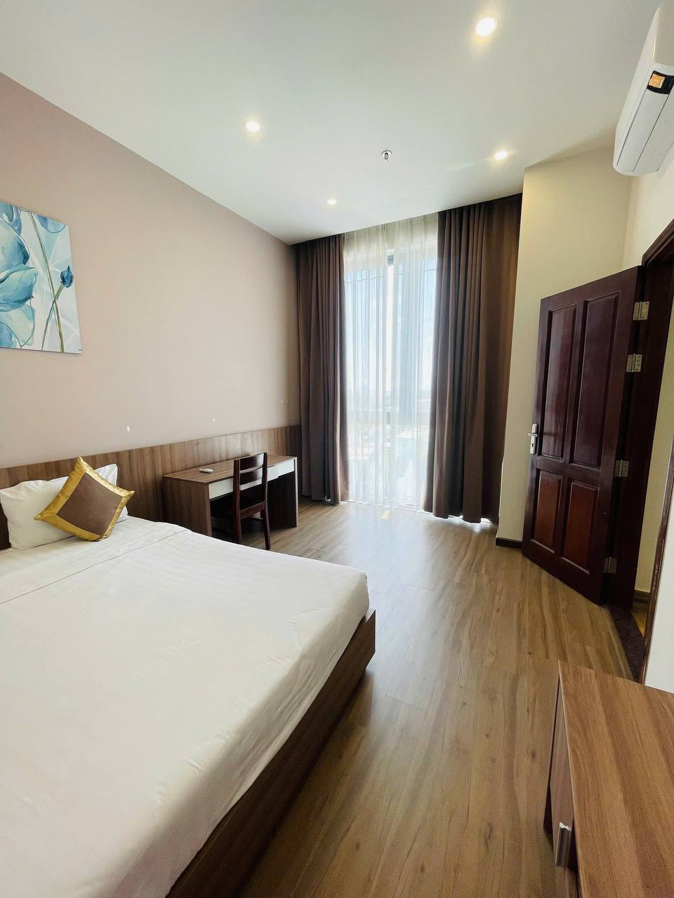 2-Bedroom Furnished Apartment in Khue My photo 3 of 8