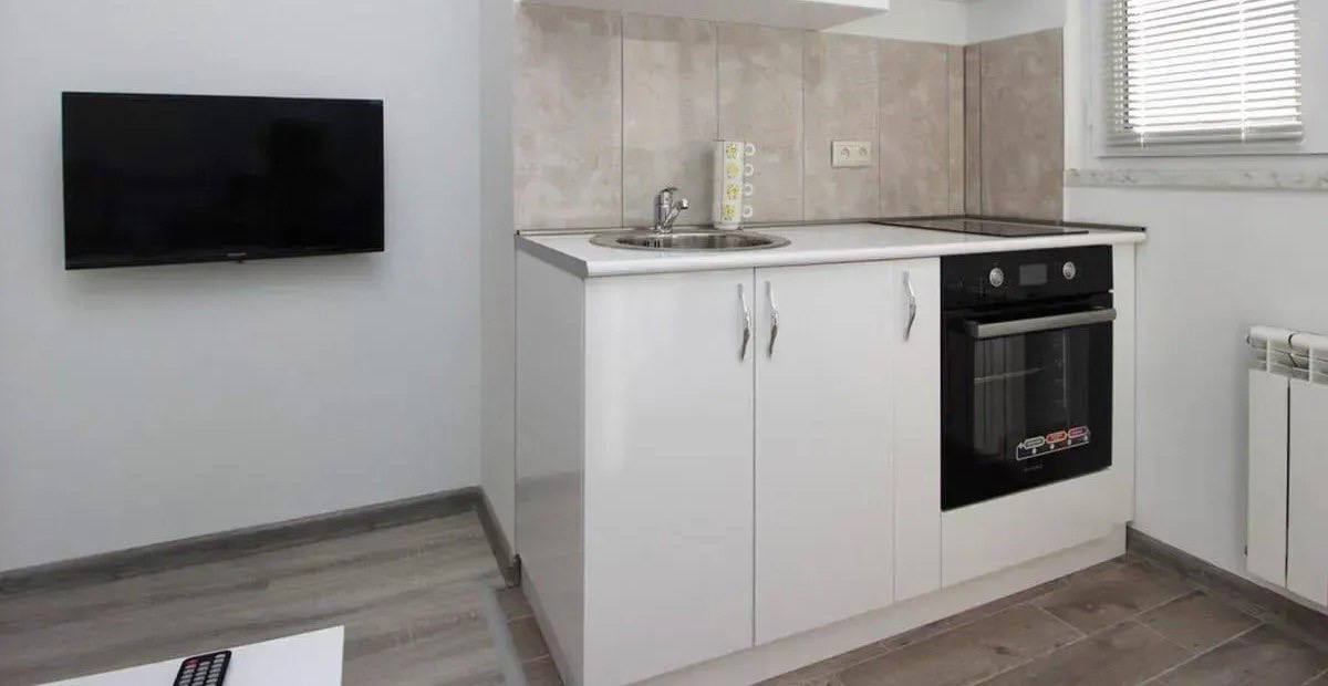 Furnished 3-Room Apartment in Kentron photo 3 of 8