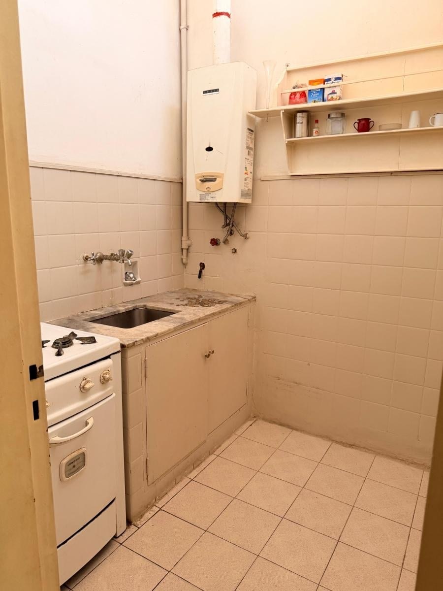 One-Bedroom Apartment with Balcony in Belgrano photo 5 of 8