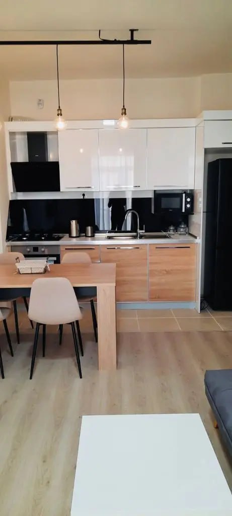 Furnished 2-Bedroom Apartment in Green Diamond photo 6 of 8