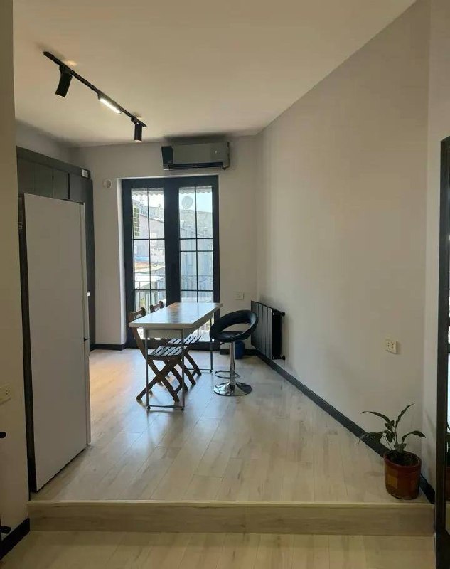 Two-Room Apartment in Central Yerevan photo 3 of 8