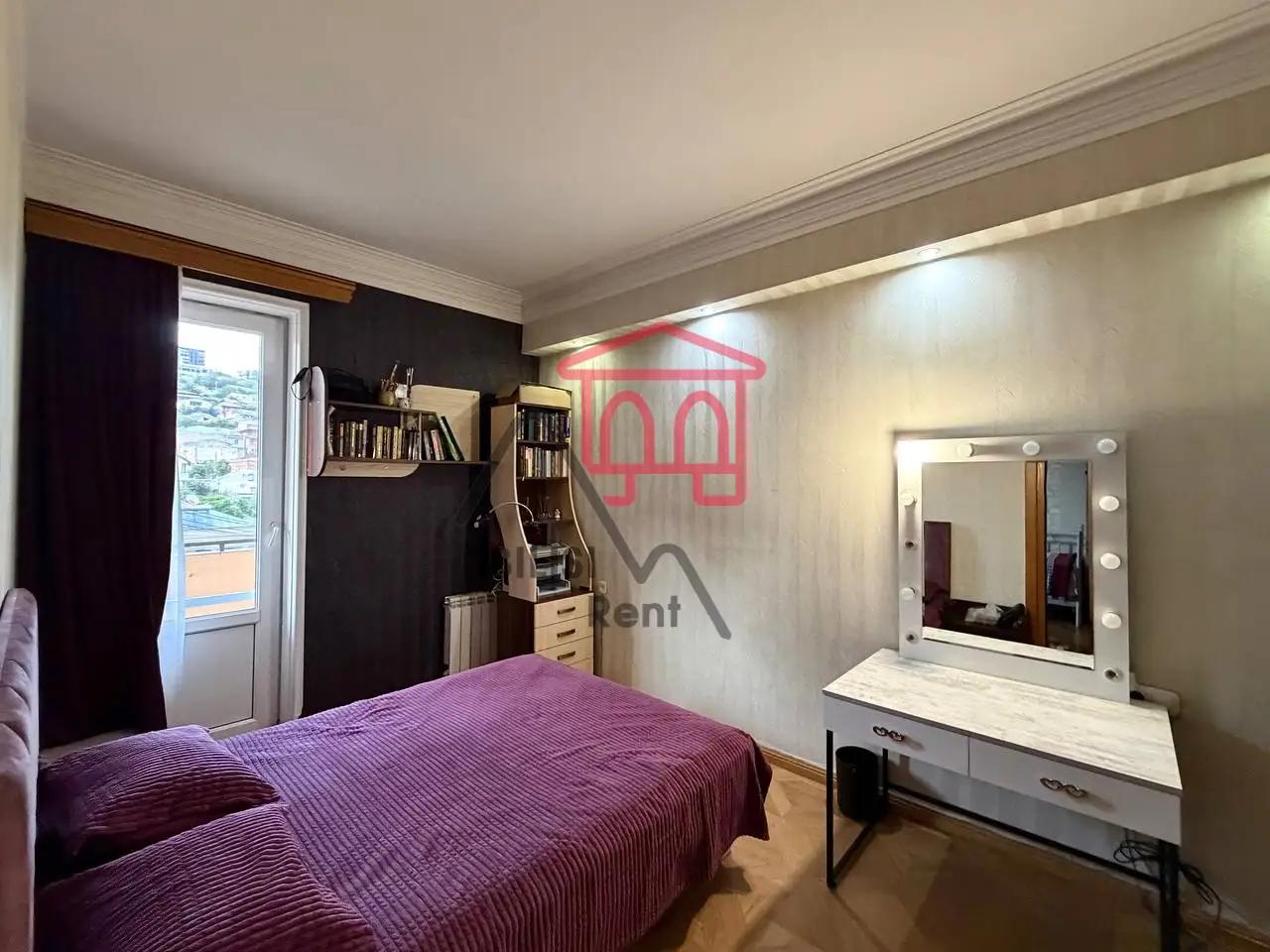 Spacious 3-Bedroom Apartment in Saburtalo photo 6 of 8