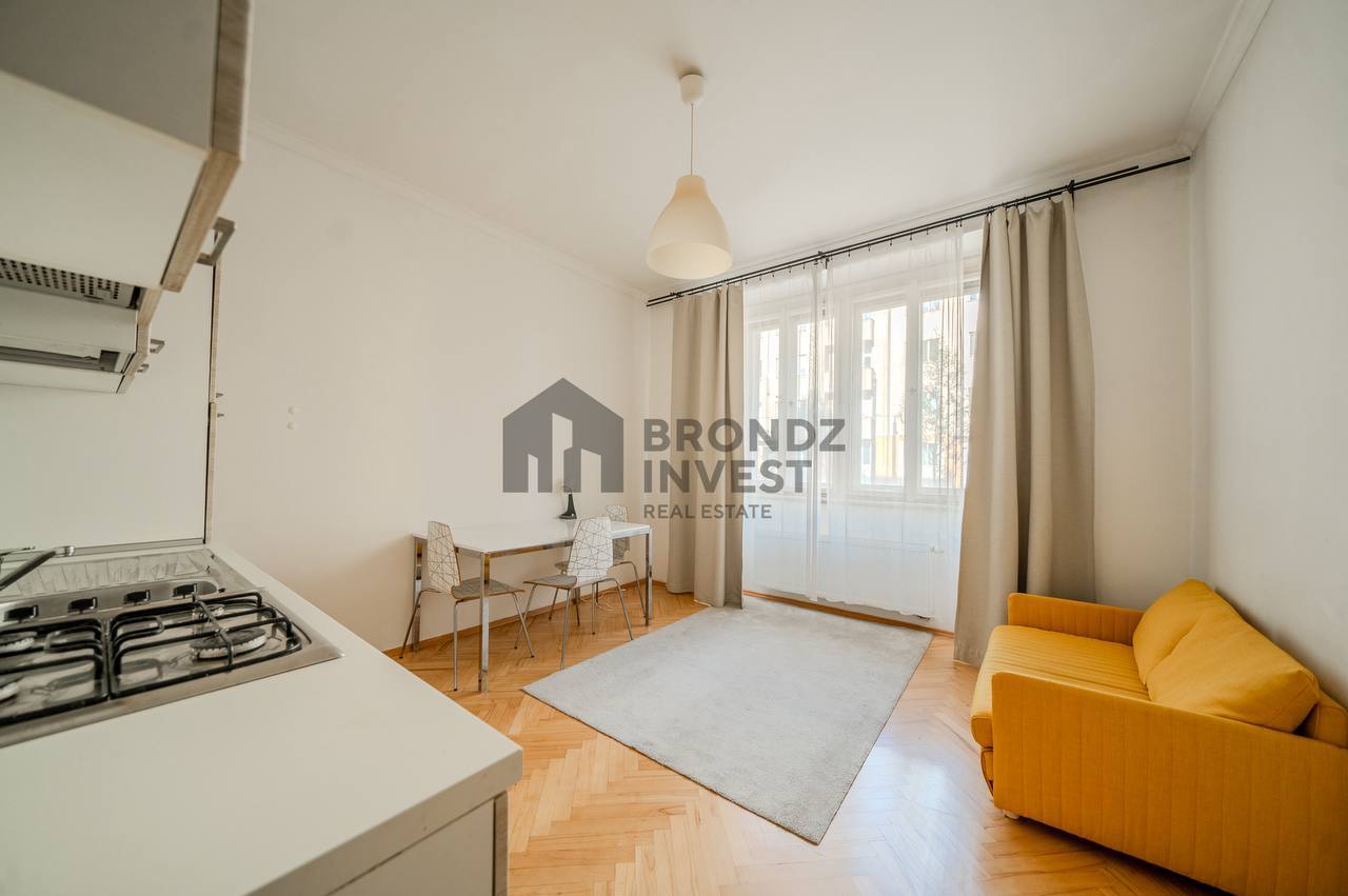 Furnished 1-Bedroom Apartment in Dejvice photo 1 of 8