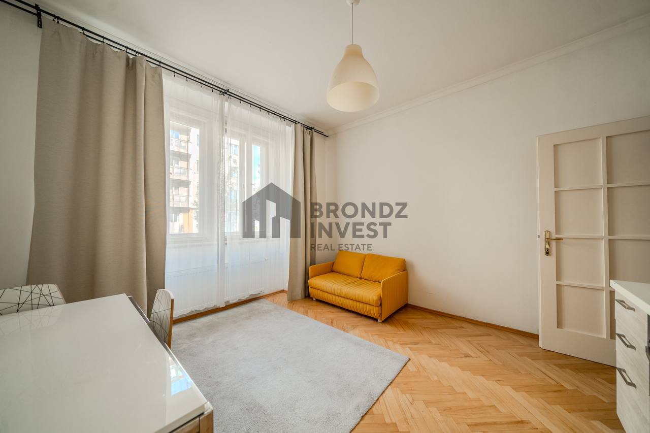 Furnished 1-Bedroom Apartment in Dejvice photo 3 of 8