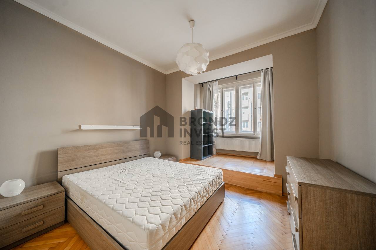 Furnished 1-Bedroom Apartment in Dejvice photo 4 of 8