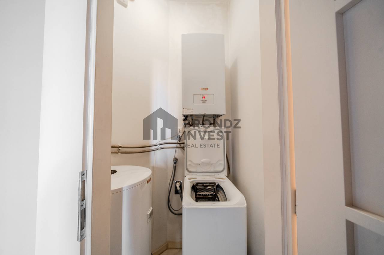 Furnished 1-Bedroom Apartment in Dejvice photo 8 of 8