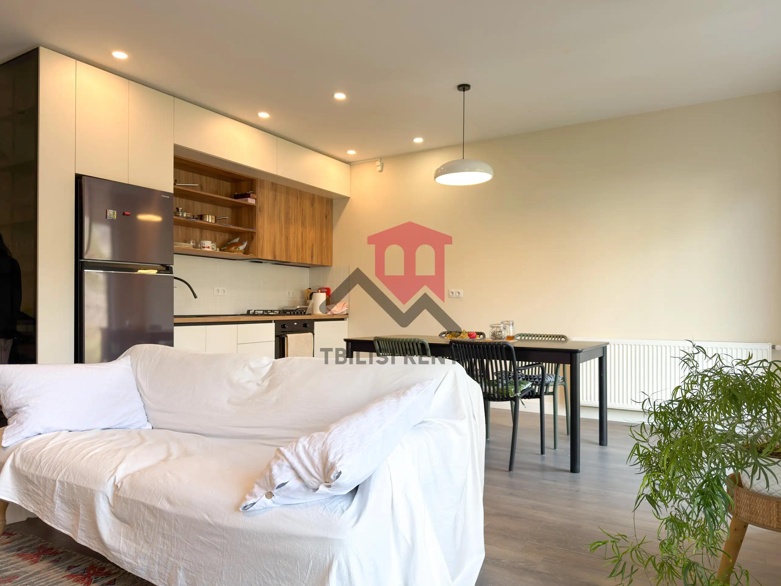 Bright Spacious Apartment Near Lisi Lake photo 1 of 8