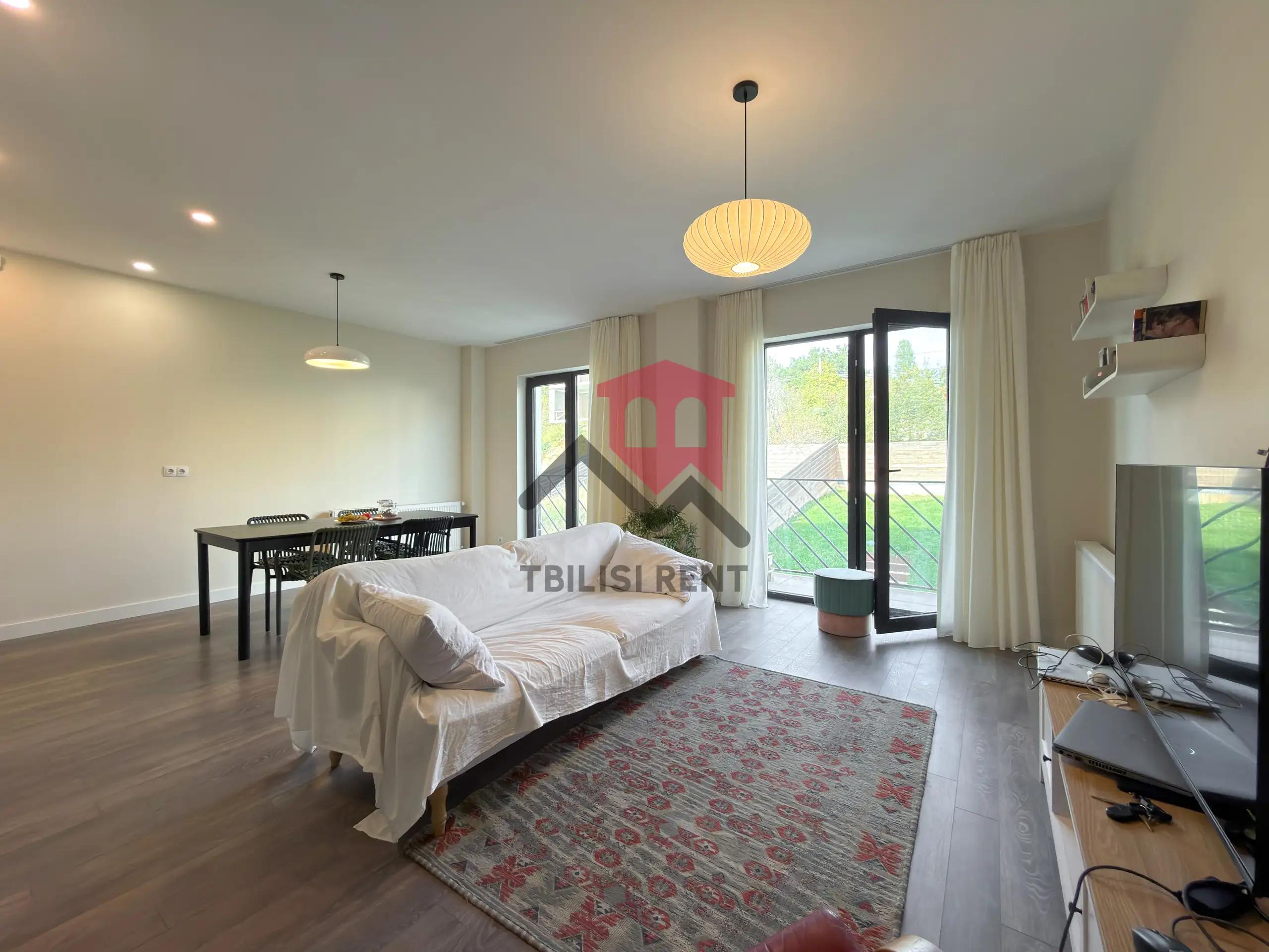Bright Spacious Apartment Near Lisi Lake photo 2 of 8