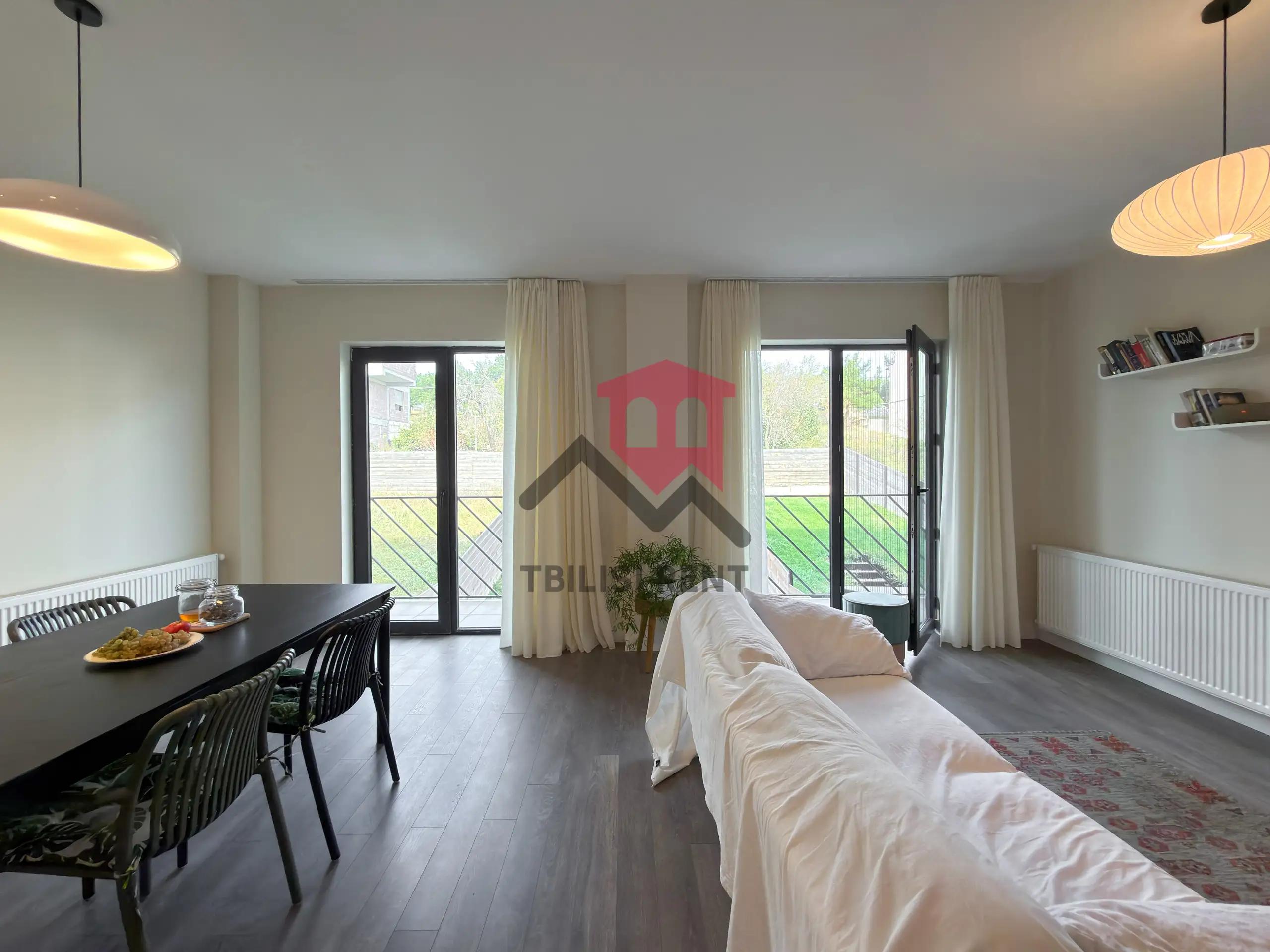 Bright Spacious Apartment Near Lisi Lake photo 3 of 8