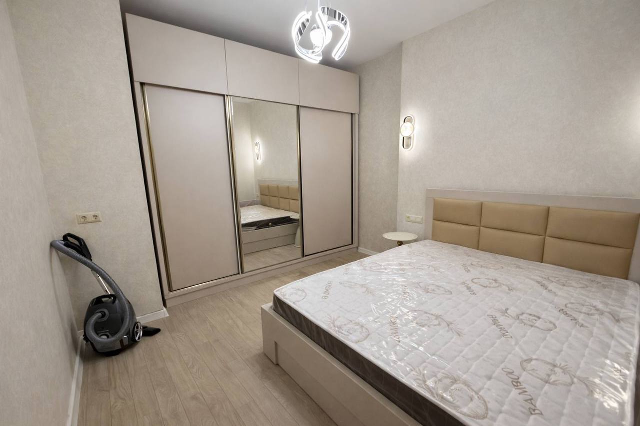 Sea-View 2-Bedroom Apartment in Batumi photo 5 of 6