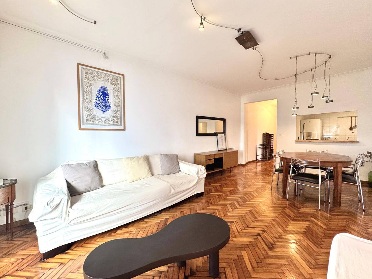 Four-Room Apartment in Palermo photo 2 of 8
