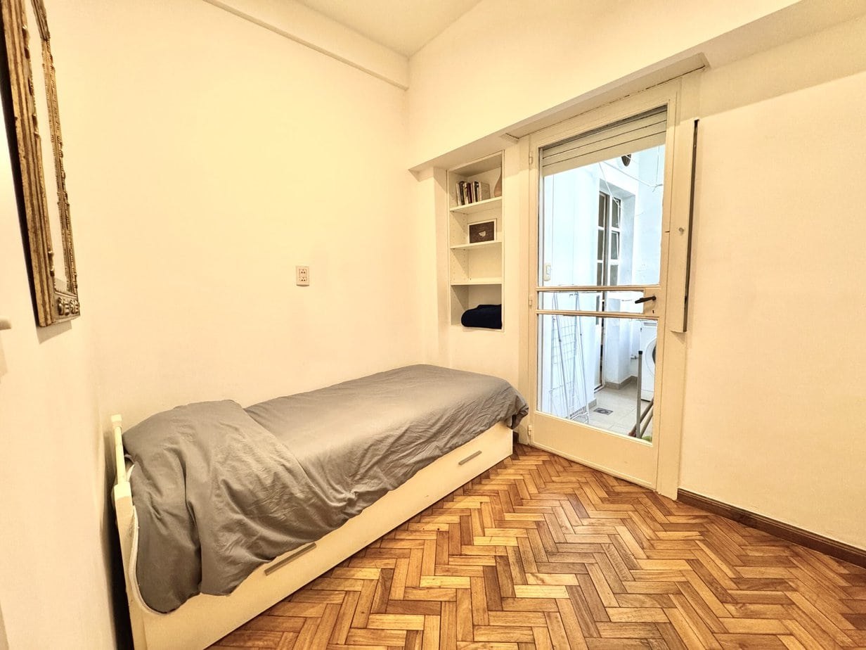 Four-Room Apartment in Palermo photo 6 of 8