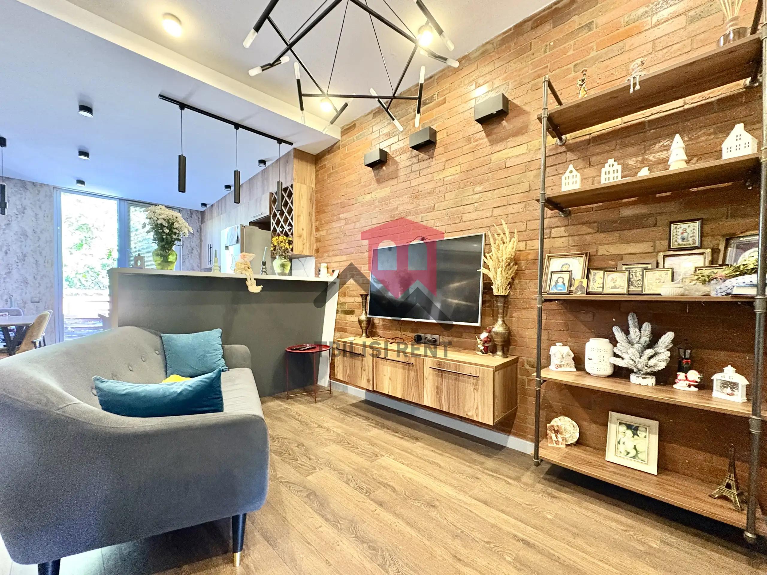 Spacious 2-Bedroom Apartment with Large Terrace photo 1 of 6