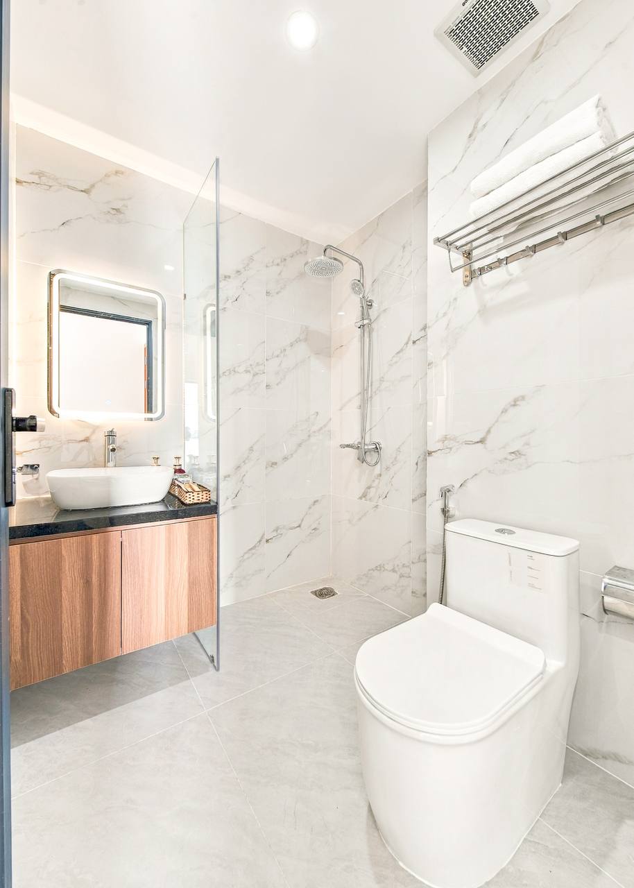 Brand-New 2-Bedroom Apartment Near the River in Son Tra photo 6 of 6