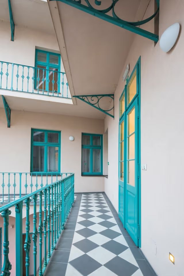 Renovated 43 m² Apartment in Prague 2 photo 6 of 7