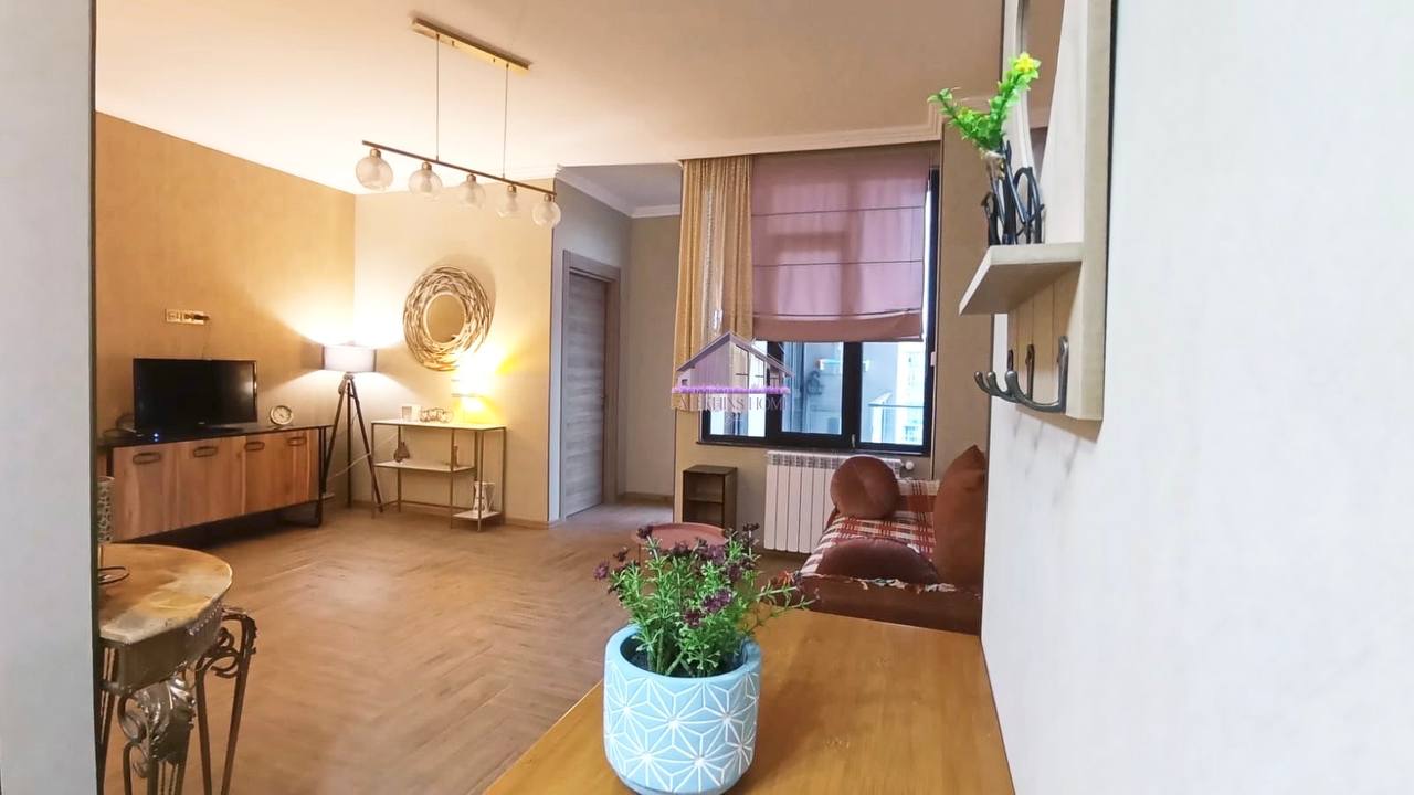 Three-Room Apartment Near the Sea photo 3 of 6