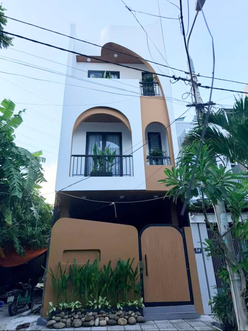 7-Bedroom Villa in Nam Viet A photo 1 of 8