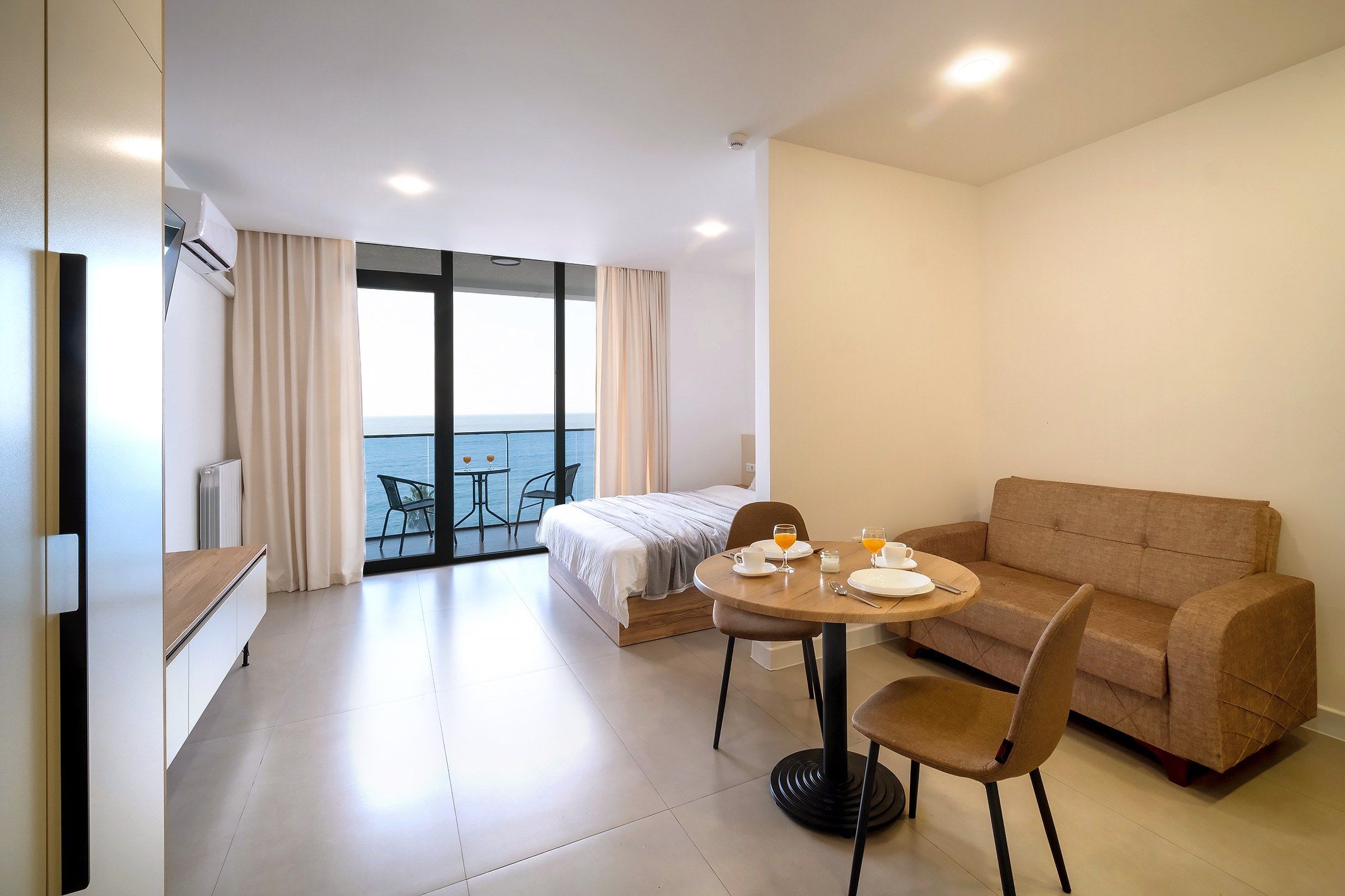 Sea View Apartment at Palm Residence photo 1 of 5