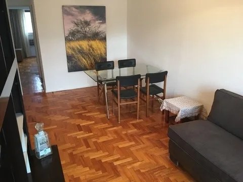 Меблированная 2-комнатная квартира с балконом в Бельграно photo 3 of 8