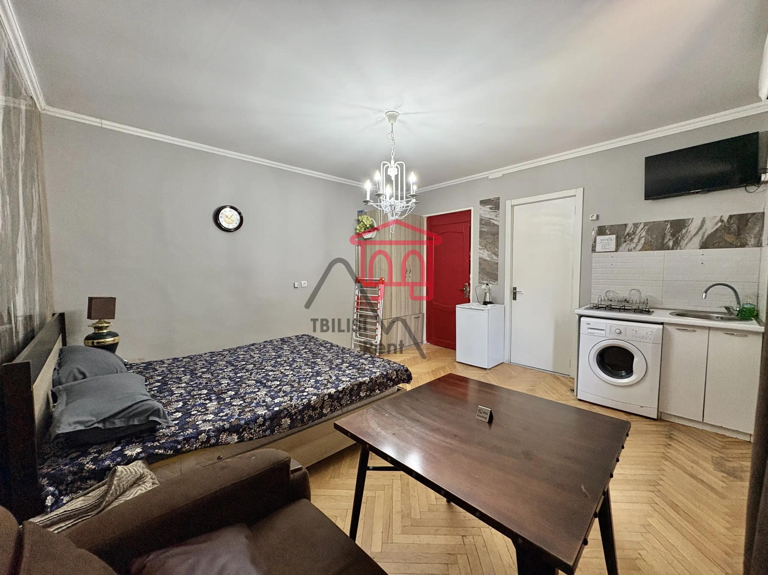 One-Bedroom Apartment on Rustaveli Avenue photo 4 of 5