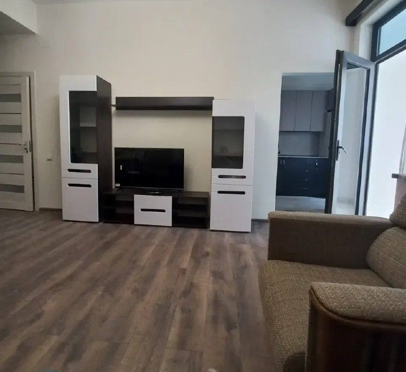 Cozy 3-Bedroom Apartment in Arabkir photo 3 of 8