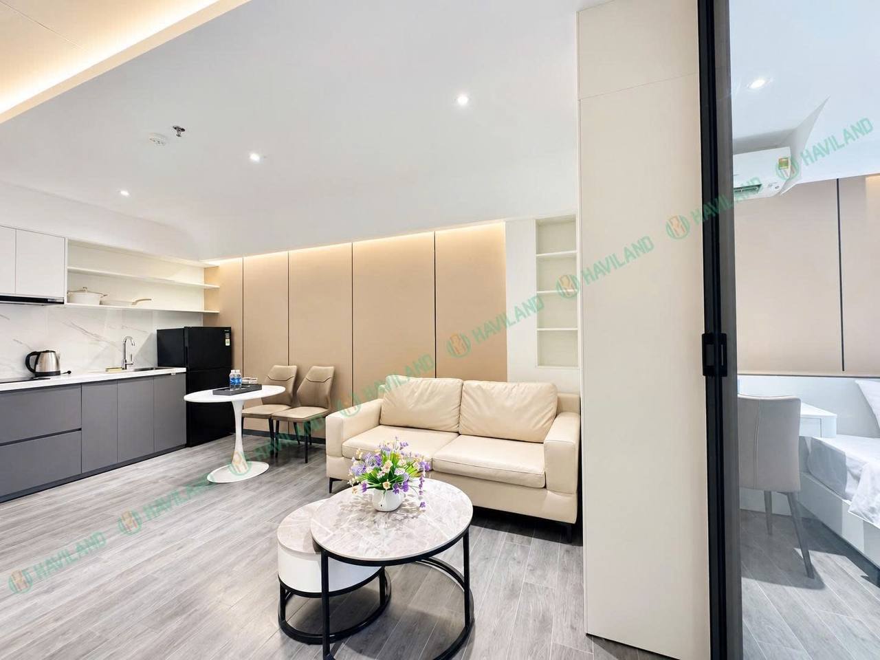 Brand-New 1-Bedroom Apartment in Son Tra photo 2 of 8