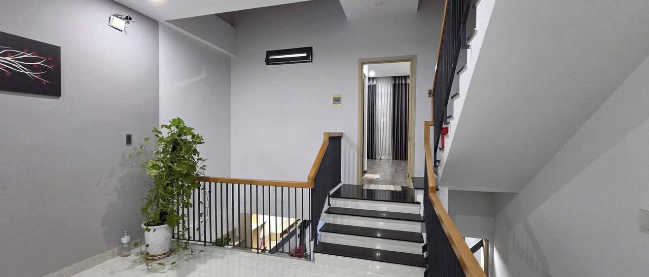 Three-Storey House with 4 Bedrooms in Son Tra photo 4 of 8