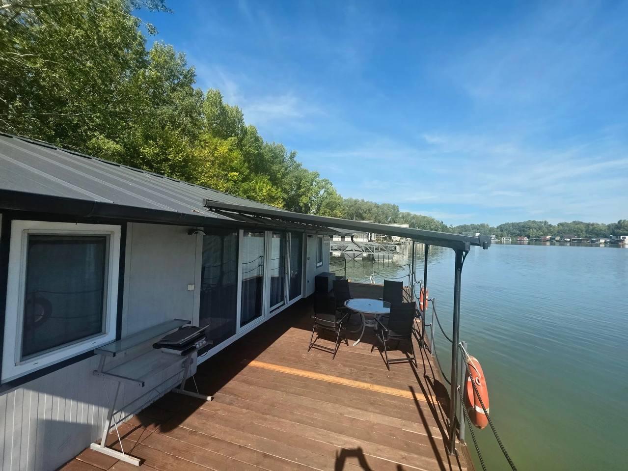 Waterfront Houseboat with Large Terrace photo 1 of 8
