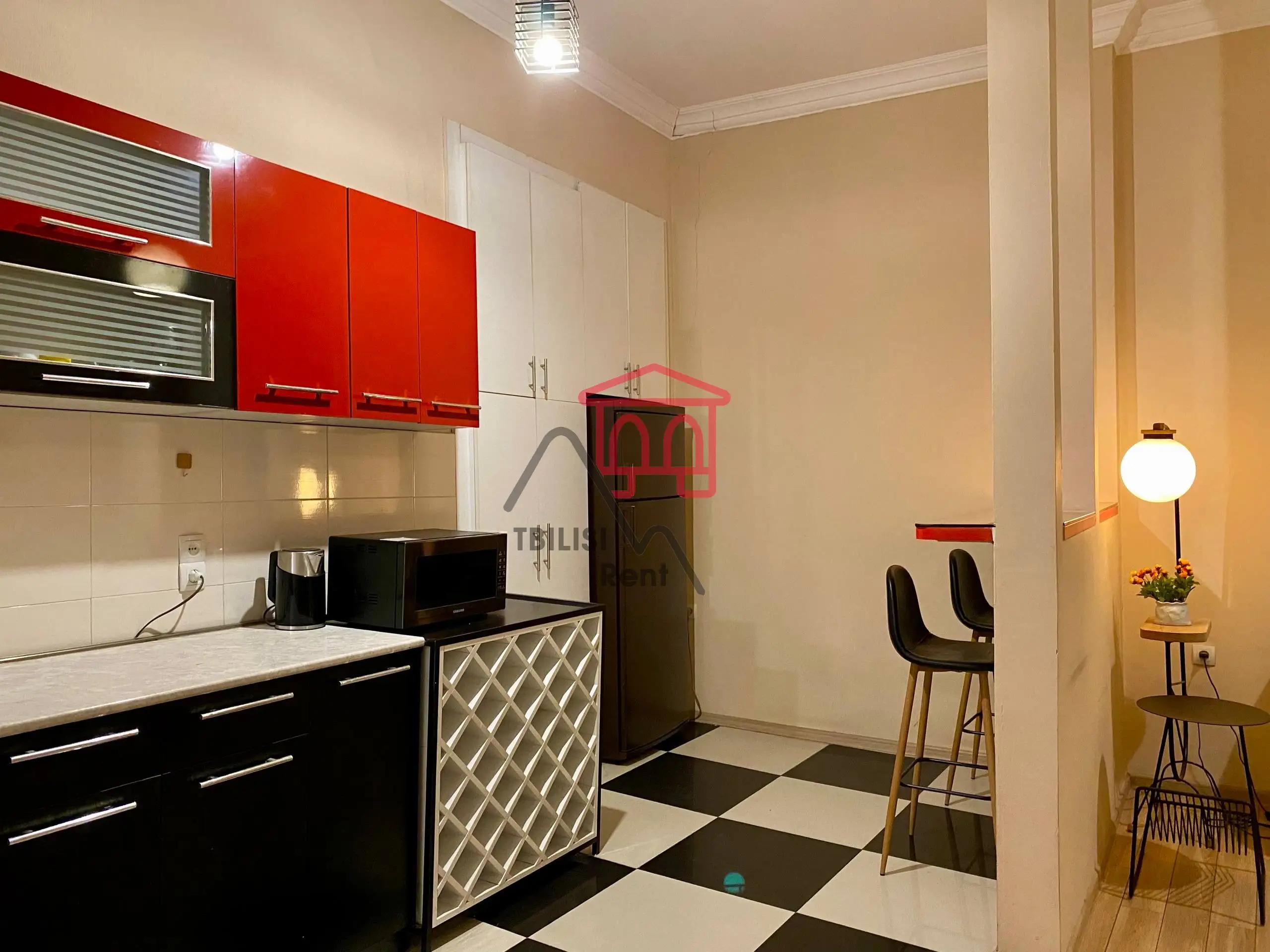 Spacious Central Apartment in Sololaki photo 6 of 8
